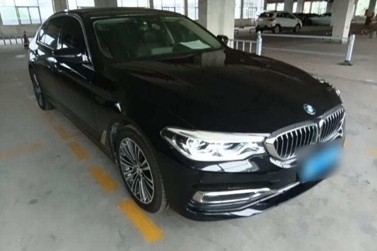 Used BMW 5 Series 2019 530Li Luxury Edition Premium Package Front Right 45 Deg
