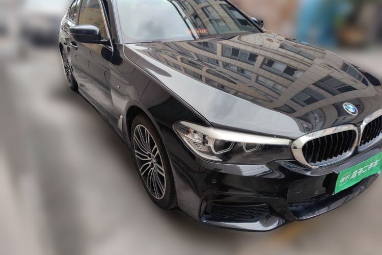 Used BMW 5 Series 2019 530Li Leading Model M Sport Package Front Right 45 Deg