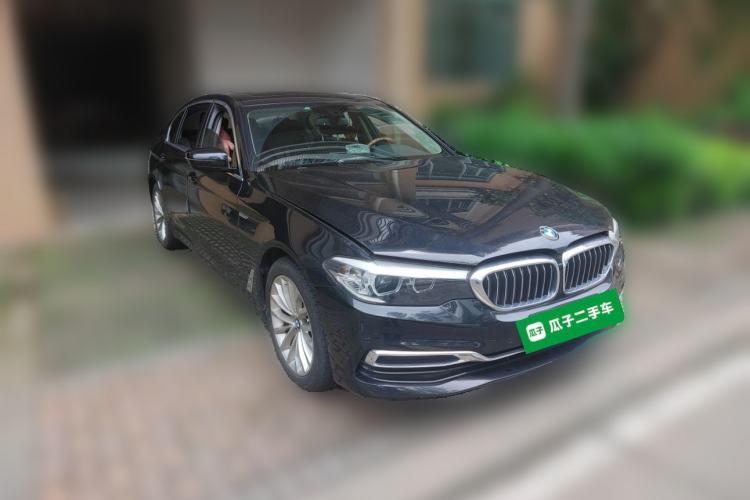 Used BMW 5 Series 2019 Facelifted 525Li Luxury Package Front Right 45 Deg