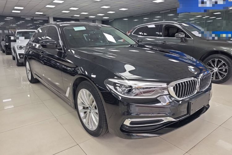 Used BMW 5 Series 2019 Facelifted 530Li Luxury Edition Premium Package Front Right 45 Deg