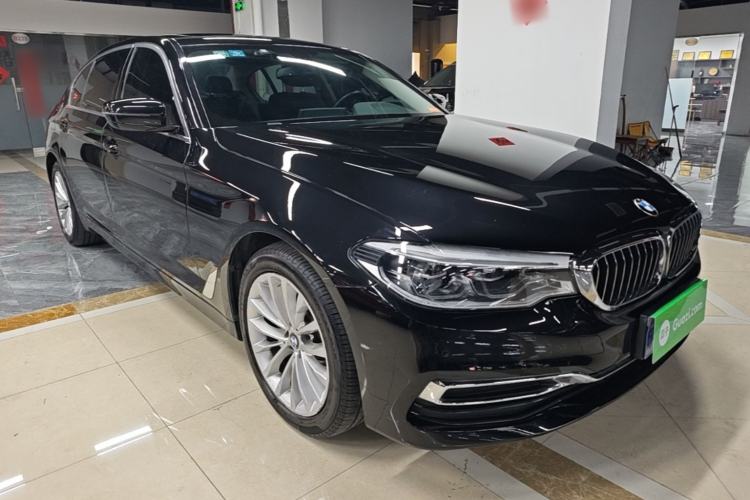 Used BMW 5 Series 2019 Facelifted 525Li Luxury Package Front Right 45 Deg