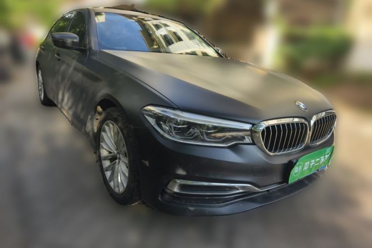 Used BMW 5 Series 2019 Facelifted 530Li Luxury Edition Premium Package Front Right 45 Deg