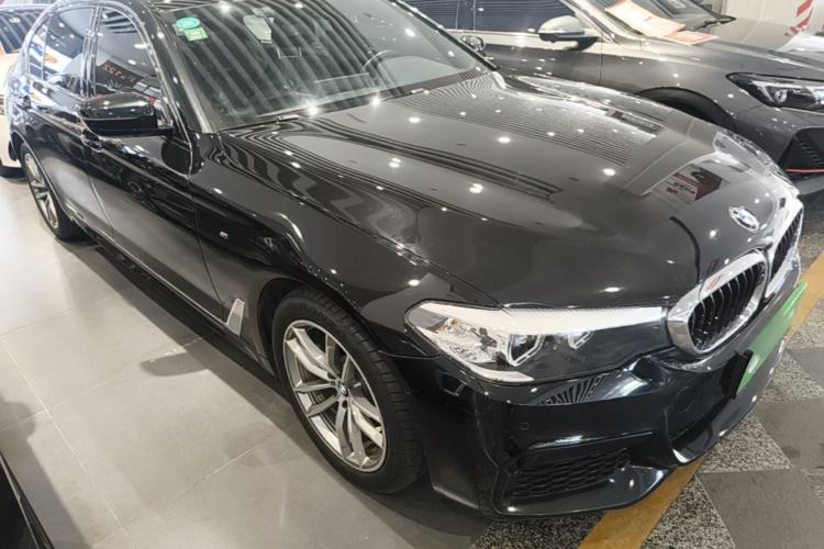 Used BMW 5 Series 2019 Restyled 525Li M Sport Package Front Right 45 Deg