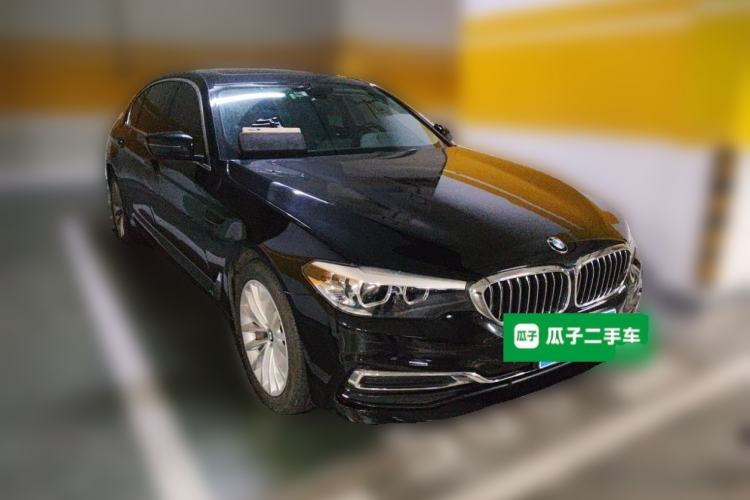 Used BMW 5 Series 2019 Facelifted 530Li Leading Edition Luxury Package Front Right 45 Deg