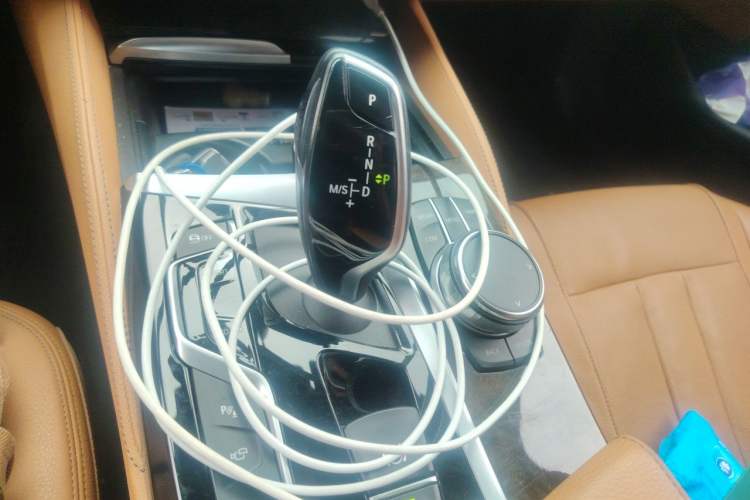 Used BMW 5 Series 2019 530Li Luxury Edition M Sport Package Gear Lever