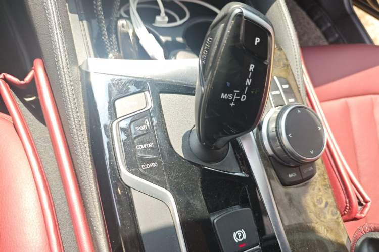 Used BMW 5 Series 2019 Facelifted 530Li Leading Edition M Sport Package Gear Lever