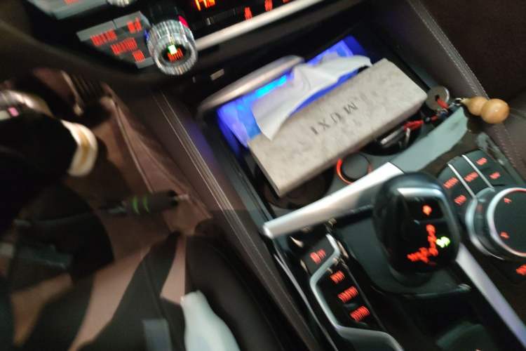 Used BMW 5 Series 2019 525Li Luxury Package Gear Lever