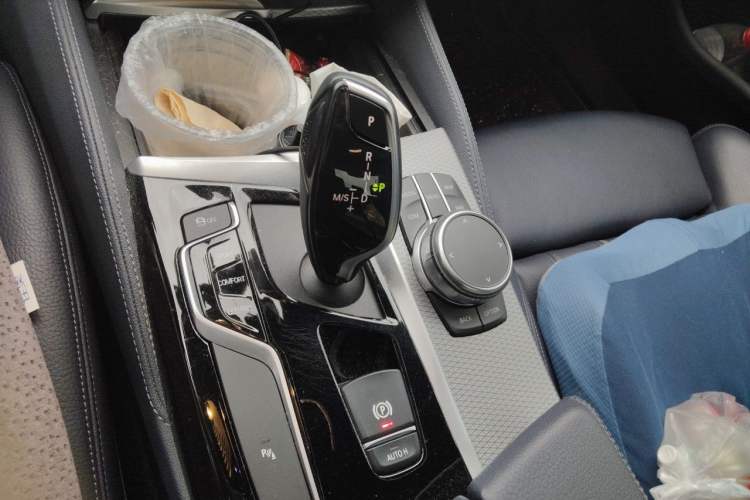 Used BMW 5 Series 2019 525i M Sport Package Gear Lever