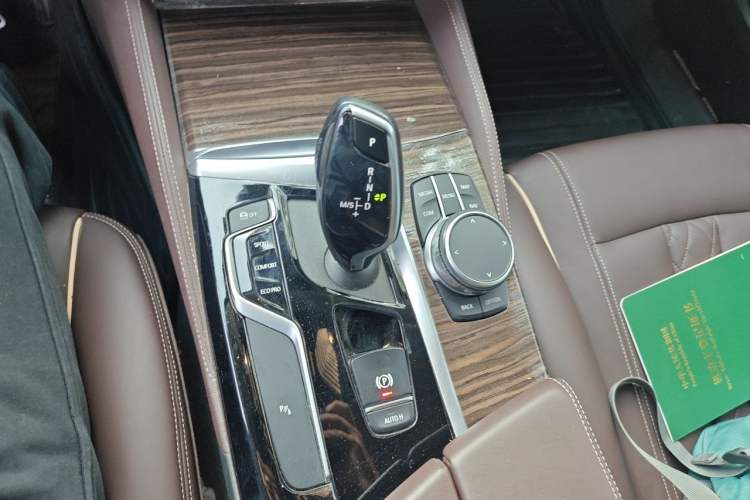 Used BMW 5 Series 2019 530Li Leading Model Luxury Package Gear Lever