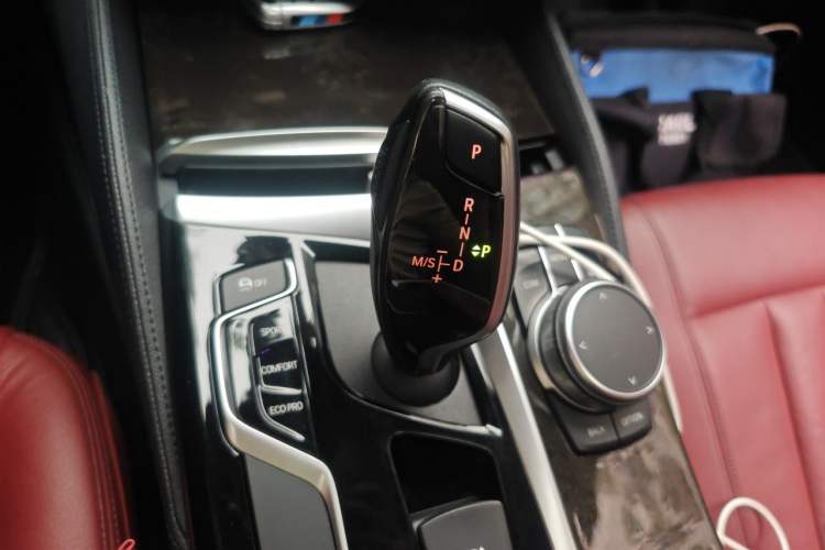 Used BMW 5 Series 2019 Facelifted 530Li Leading Edition M Sport Package Gear Lever