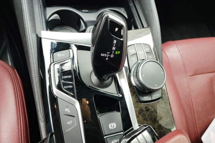 Used BMW 5 Series 2019 Restyled 530Li Luxury Edition M Sport Package Gear Lever