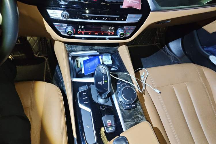Used BMW 5 Series 2019 530Li Leading Model M Sport Package Gear Lever