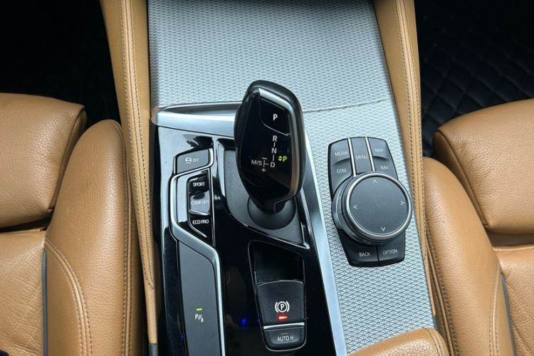 Used BMW 5 Series 2019 525i M Sport Package Gear Lever