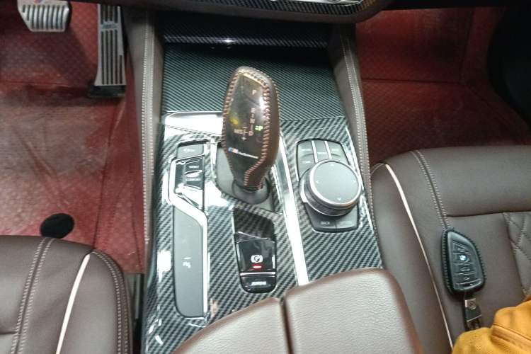 Used BMW 5 Series 2019 530Li Leading Model Luxury Package Gear Lever
