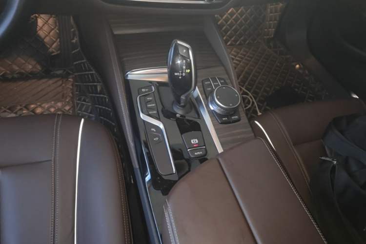 Used BMW 5 Series 2019 530Li Luxury Edition Premium Package Gear Lever