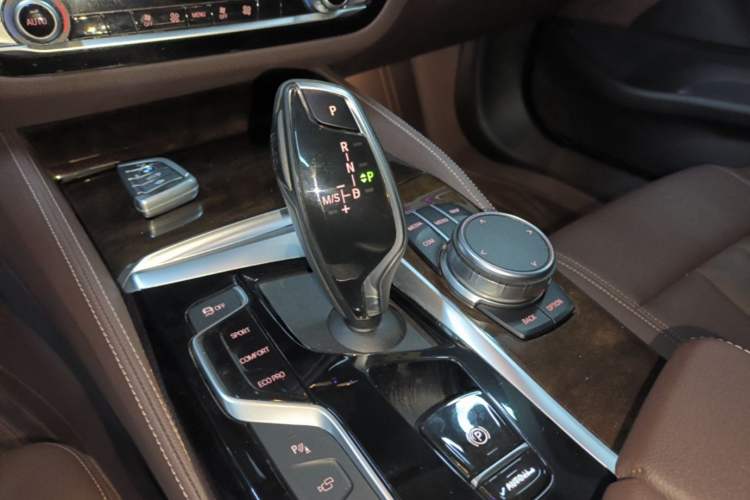 Used BMW 5 Series 2019 Facelifted 525Li Luxury Package Gear Lever