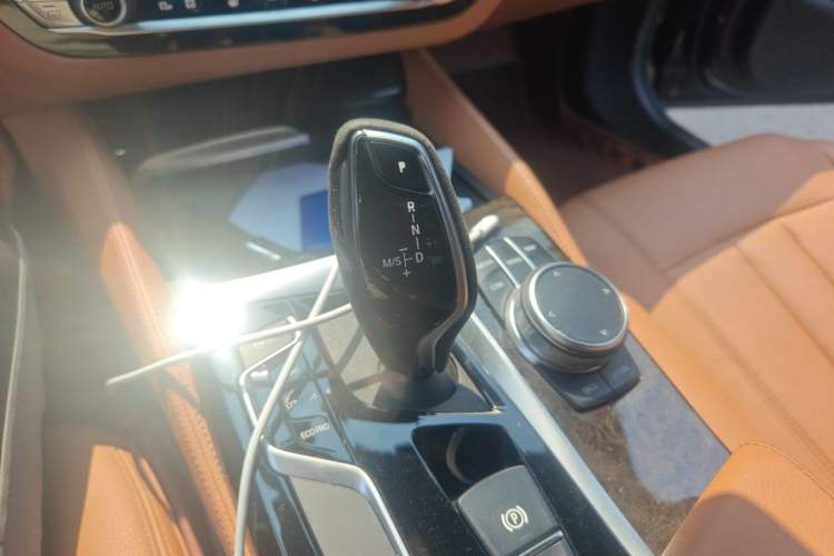 Used BMW 5 Series 2019 530Li Leading Model M Sport Package Gear Lever