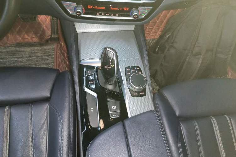 Used BMW 5 Series 2019 525i M Sport Package Gear Lever