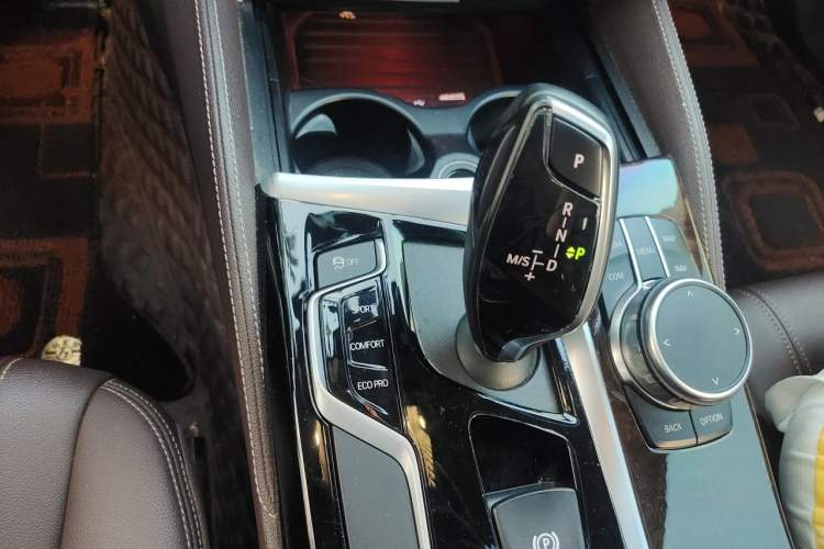 Used BMW 5 Series 2019 Facelifted 525Li Luxury Package Gear Lever