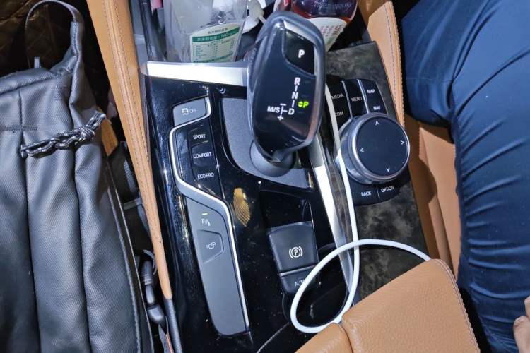 Used BMW 5 Series 2019 Restyled 530Li Luxury Edition M Sport Package Gear Lever