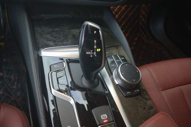 Used BMW 5 Series 2019 Facelifted 530Li Leading Edition M Sport Package Gear Lever
