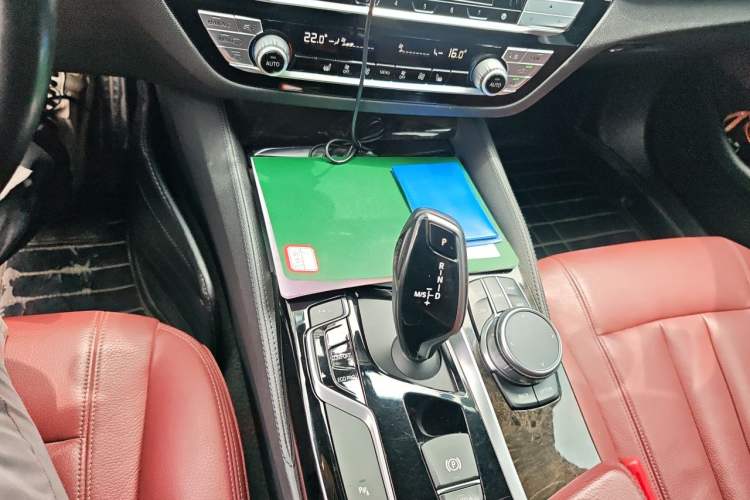 Used BMW 5 Series 2019 530Li Leading Model M Sport Package Gear Lever