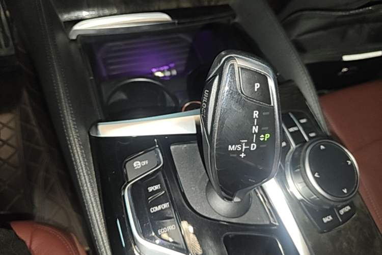 Used BMW 5 Series 2019 Restyled 530Li Luxury Edition M Sport Package Gear Lever
