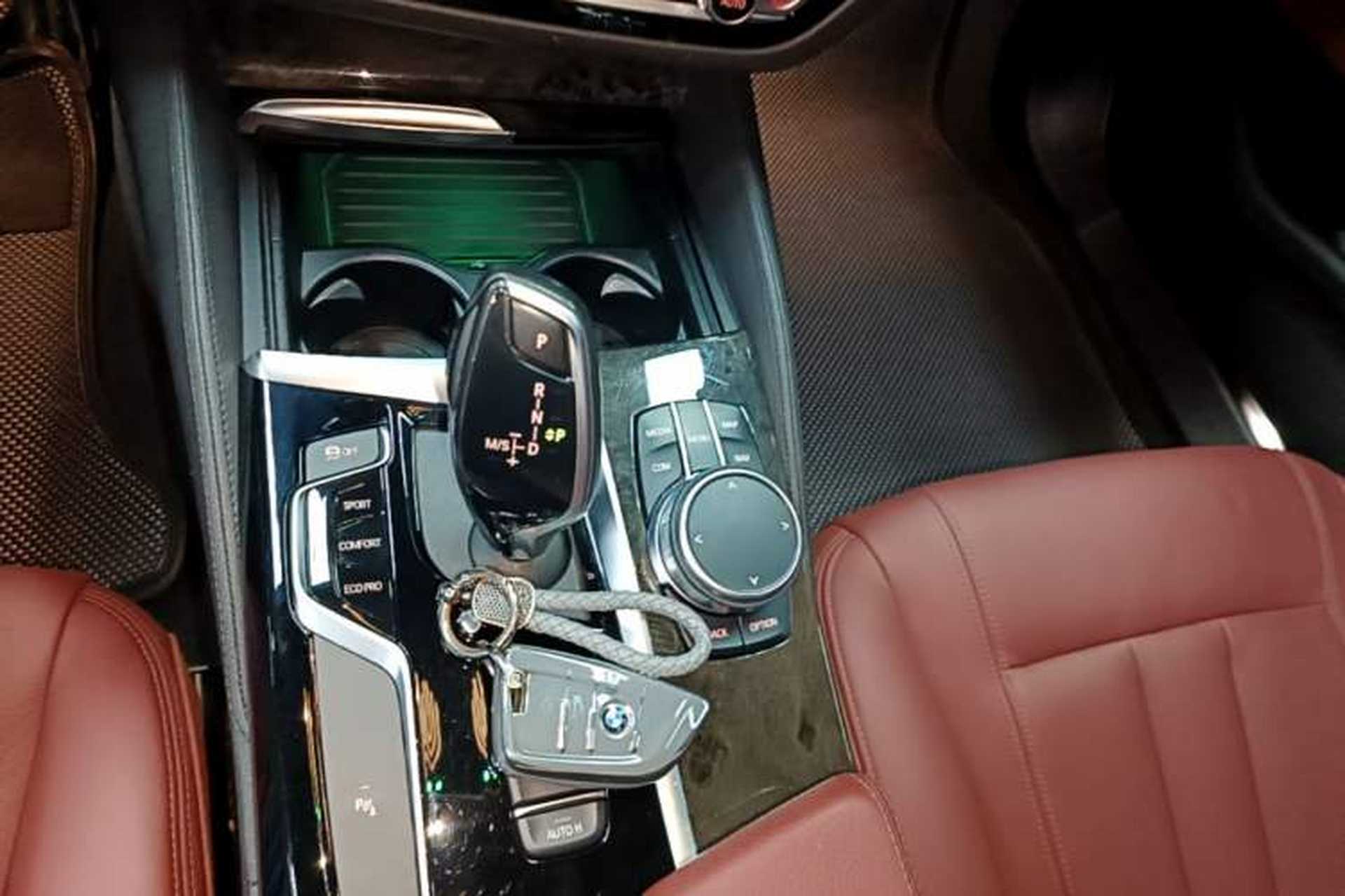 Used BMW 5 Series 2019 Facelifted 530Li Leading Edition M Sport Package Gear Lever