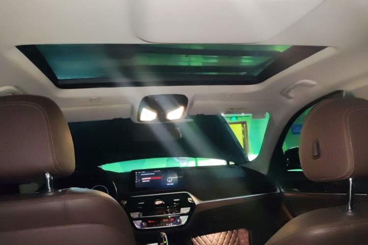 Used BMW 5 Series 2019 525Li Luxury Package Headliner