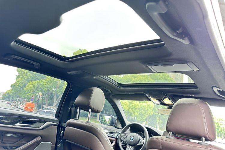 Used BMW 5 Series 2019 530Li Luxury Edition M Sport Package Headliner