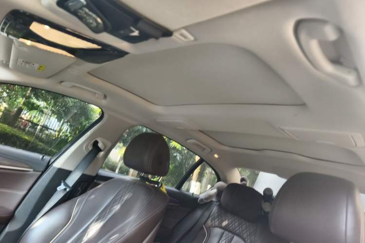 Used BMW 5 Series 2019 Facelifted 530Li Luxury Edition Premium Package Headliner