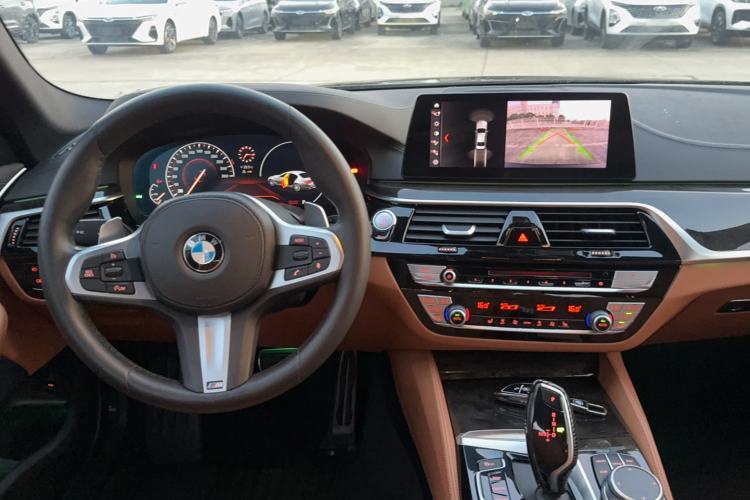 Used BMW 5 Series 2019 530Li Leading Model M Sport Package Interior 1