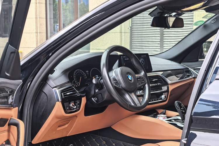 Used BMW 5 Series 2019 Facelifted 530Li Leading Edition M Sport Package Interior 1