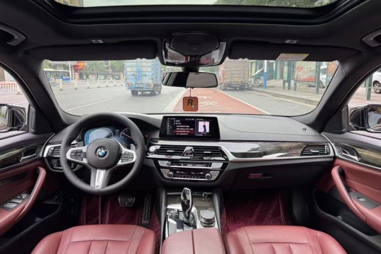 Used BMW 5 Series 2019 530Li Leading Model M Sport Package Interior 1