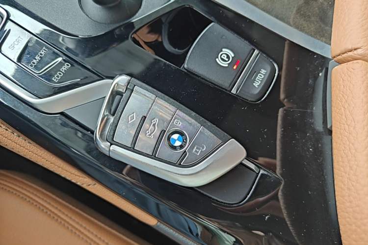 Used BMW 5 Series 2019 530Li Leading Model M Sport Package Interior 1