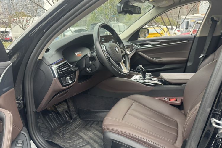 Used BMW 5 Series 2019 Facelifted 525Li Luxury Package Interior 1