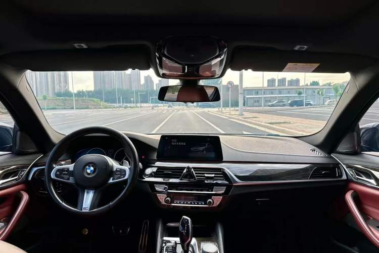 Used BMW 5 Series 2019 Restyled 530Li Luxury Edition M Sport Package Interior 1