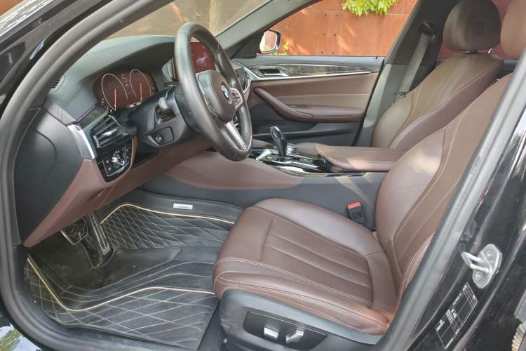 Used BMW 5 Series 2019 525Li M Sport Package Interior 1