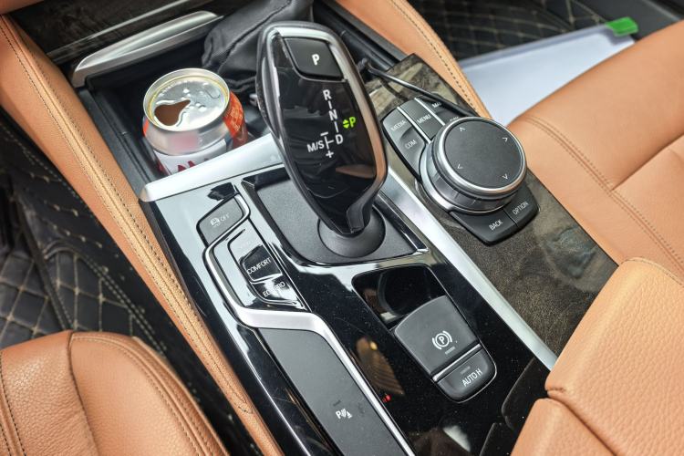 Used BMW 5 Series 2019 Facelifted 530Li Leading Edition M Sport Package Interior 10