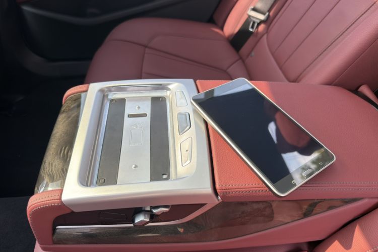 Used BMW 5 Series 2019 530Li Luxury Edition M Sport Package Interior 10