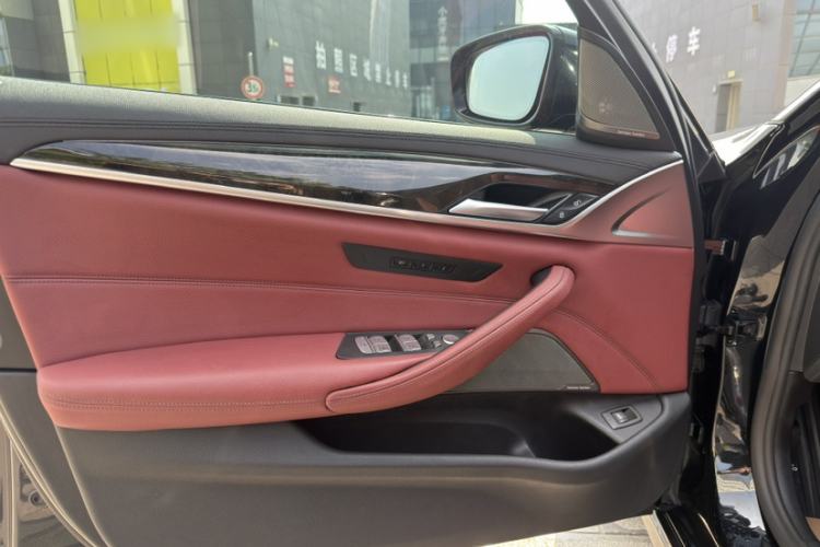 Used BMW 5 Series 2019 530Li Luxury Edition M Sport Package Interior 14