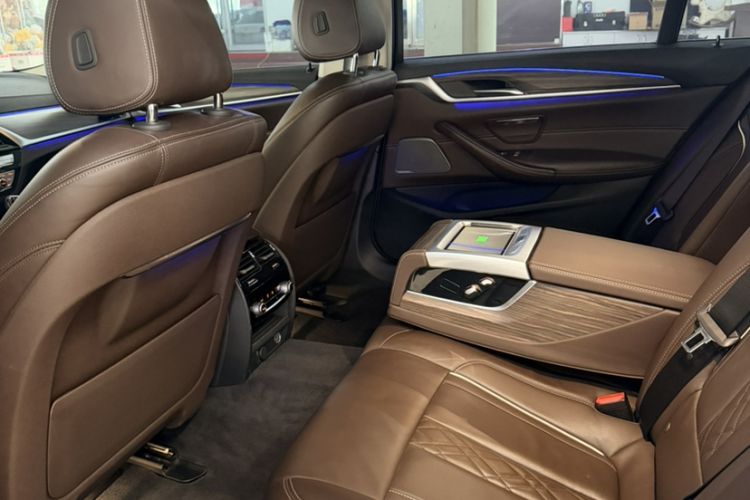 Used BMW 5 Series 2019 Facelifted 530Li Luxury Edition Premium Package Interior 2