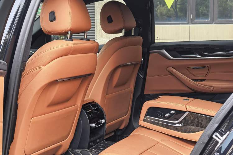 Used BMW 5 Series 2019 Facelifted 530Li Leading Edition M Sport Package Interior 2