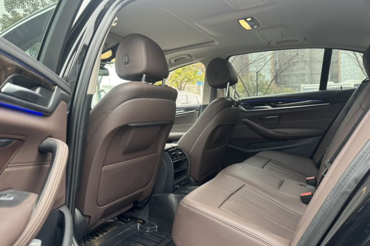 Used BMW 5 Series 2019 Facelifted 525Li Luxury Package Interior 2