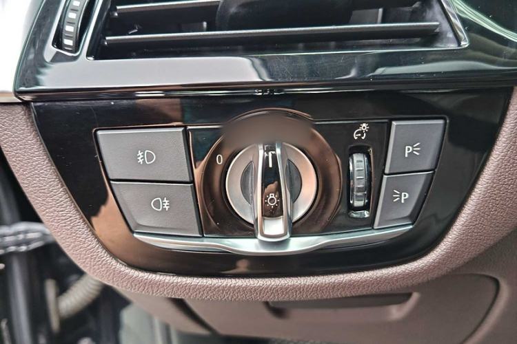 Used BMW 5 Series 2019 530Li Leading Model Luxury Package Interior 2