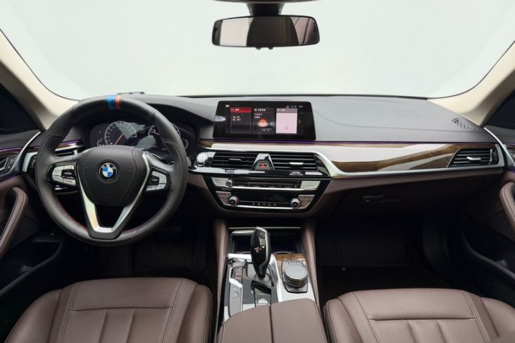 Used BMW 5 Series 2019 Facelifted 525Li Luxury Package Interior 2
