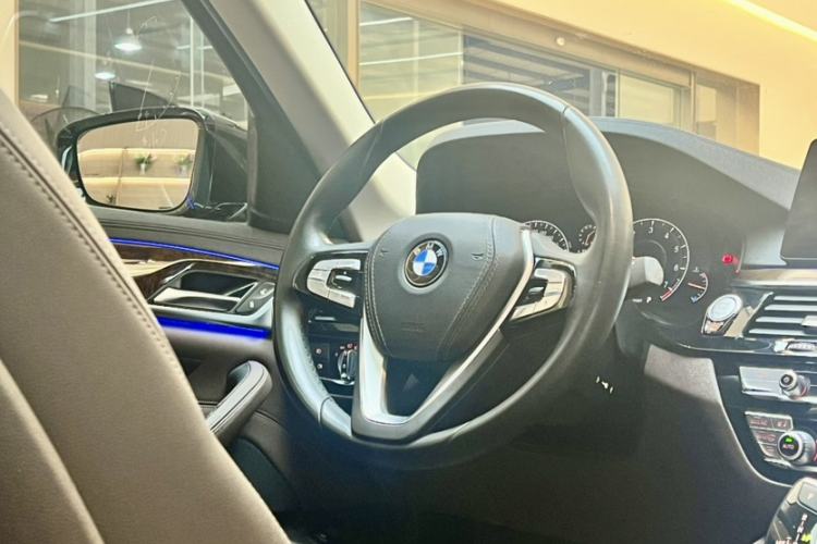 Used BMW 5 Series 2019 525Li Luxury Package Interior 2