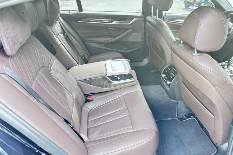 Used BMW 5 Series 2019 530Li Luxury Edition M Sport Package Interior 2