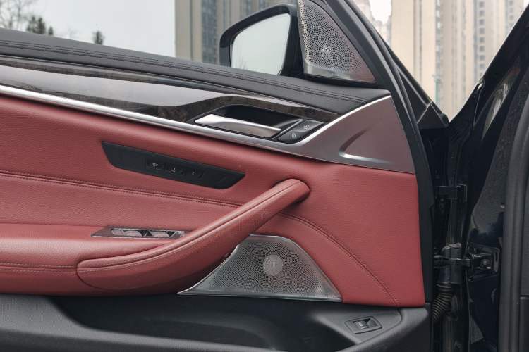 Used BMW 5 Series 2019 Restyled 530Li Luxury Edition M Sport Package Interior 2