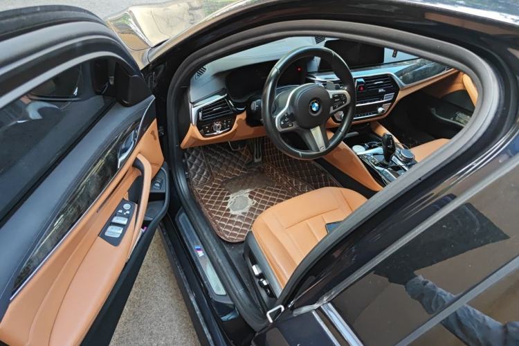 Used BMW 5 Series 2019 530Li Leading Model M Sport Package Interior 3